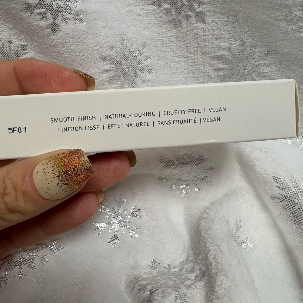 Lithe Soft Fill Lip Pencils - 2 Shades - Picture 2 of 6